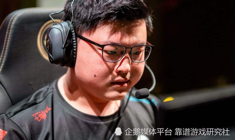 Uzi回归赛场，连败首场状态亮眼，快船观众沸腾！的简单介绍